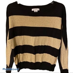 Liz Claiborne light sweater with gold metallic.